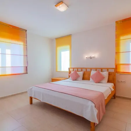 Villa Infinity Ladybird *